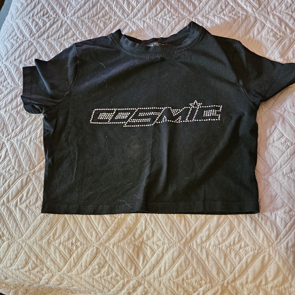 SHEIN Black Short Sleeve Tee with Graphic Design